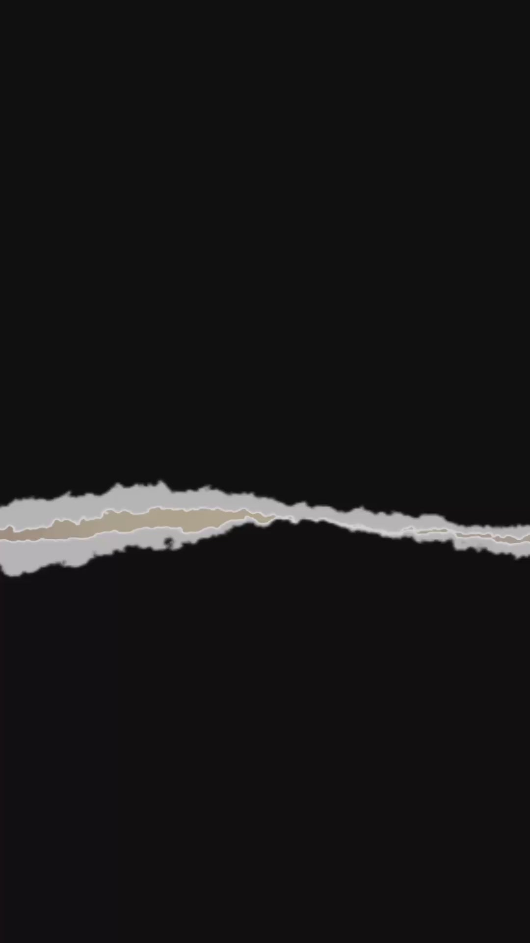 Cargar video: video es slow motion, donde la modelo está caminando y mostrando el movimiento de nuestra falda de flecos.